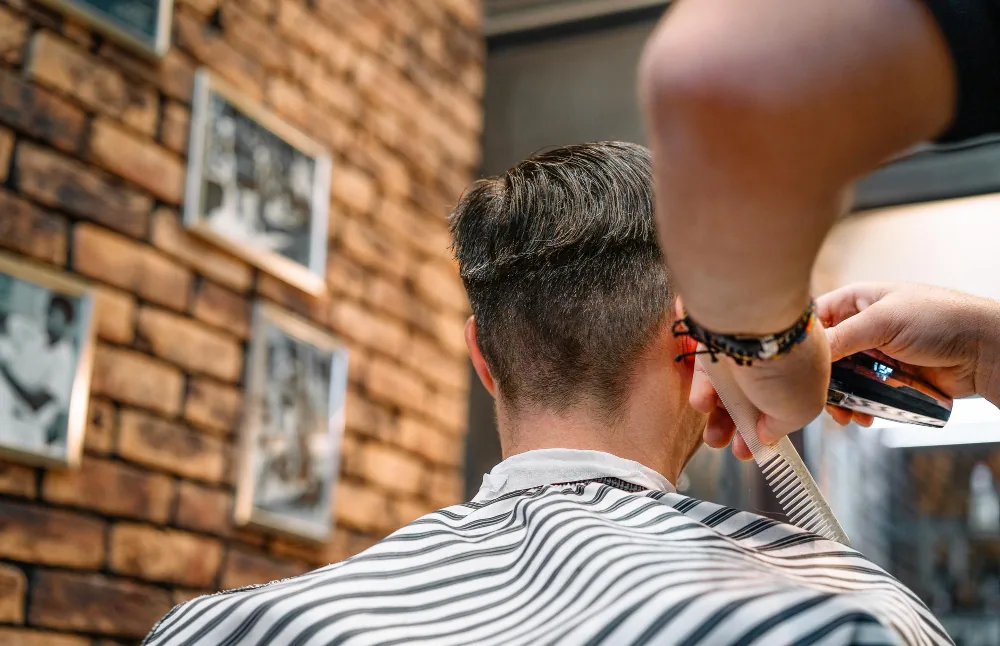 Salon coiffure homme : illustration pour une page de création de site web en Belgique