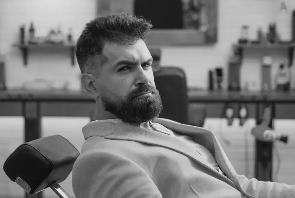 Coiffeur homme et barbier — aperçu visuel 4